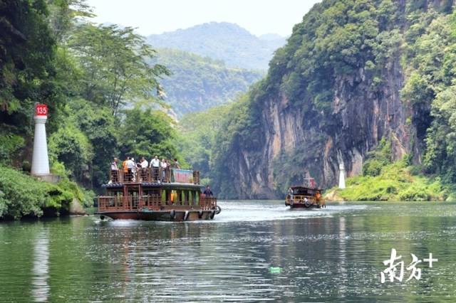 游覽湟川三峽，享連州秀美風(fēng)光。梁素雅 攝